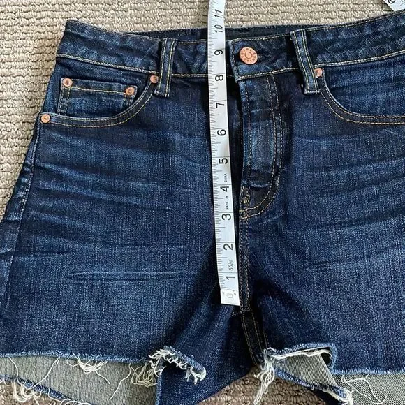 Aritzia Raw Hem High-Waist Denim Jean Shorts 26 - Picture 7 of 8